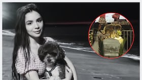 El perro sobrevivió al terremoto y ahora protagoniza un emotivo momento durante el funeral.