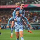 Jennifer Hermoso de España celebra su gol con su compañera de equipo Eva Navarro durante el partido de octavos de final de la Copa Mundial Femenina de la FIFA Australia y Nueva Zelanda 2023 entre Suiza y España en Eden Park el 5 de agosto de 2023 en Auckland , Nueva Zelanda. (Foto de Joe Prior/Visionhaus a través de Getty Images)