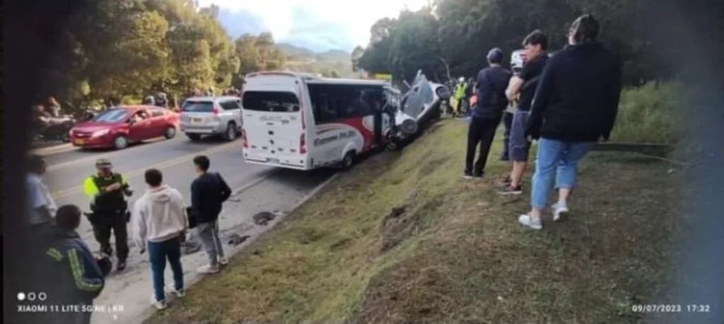 Accidente de tránsito en Cundinamarca dejó un muerto y varios heridos