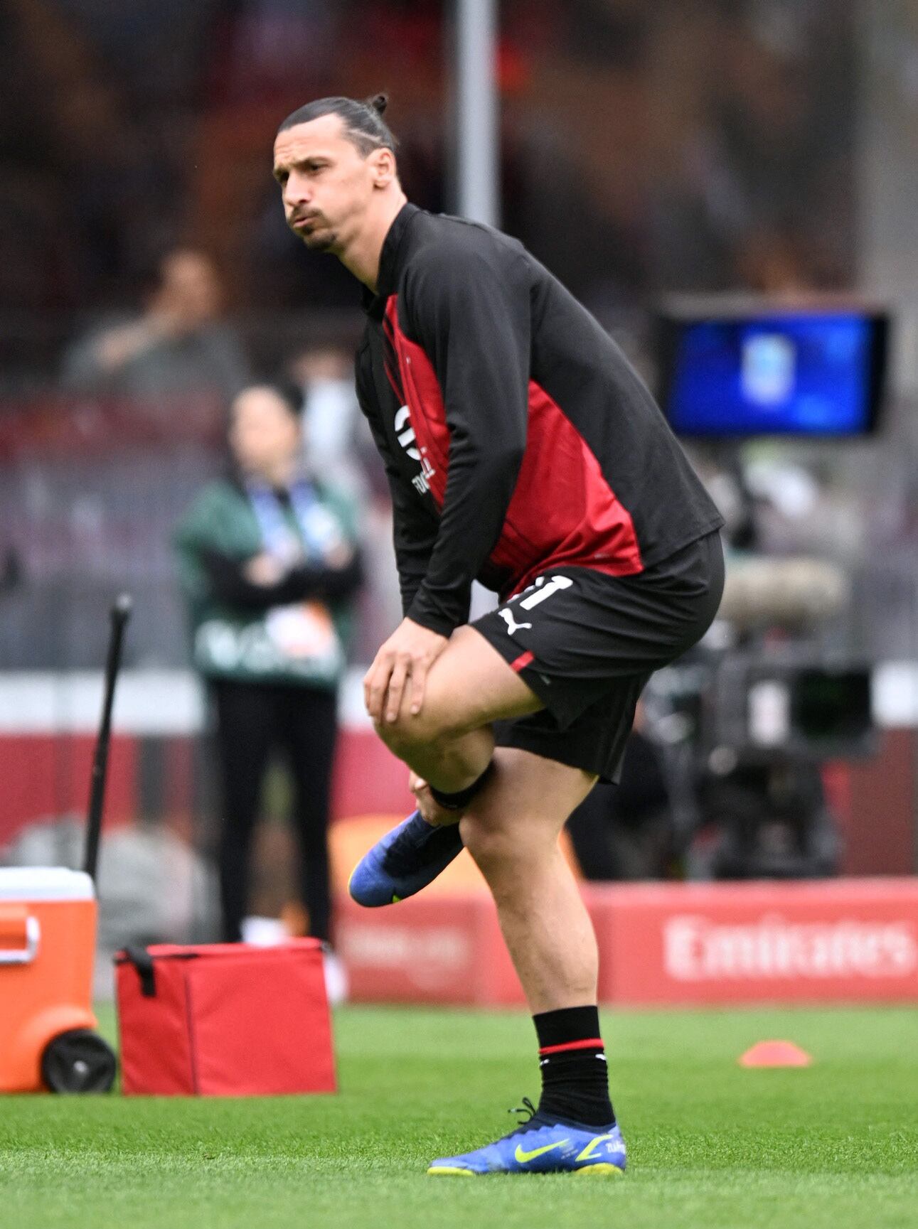 Soccer Football - Serie A - AC Milan v Lecce - San Siro, Milan, Italy - April 23, 2023 AC Milan's Zlatan Ibrahimovic during the warm up before the match REUTERS/Daniele Mascolo