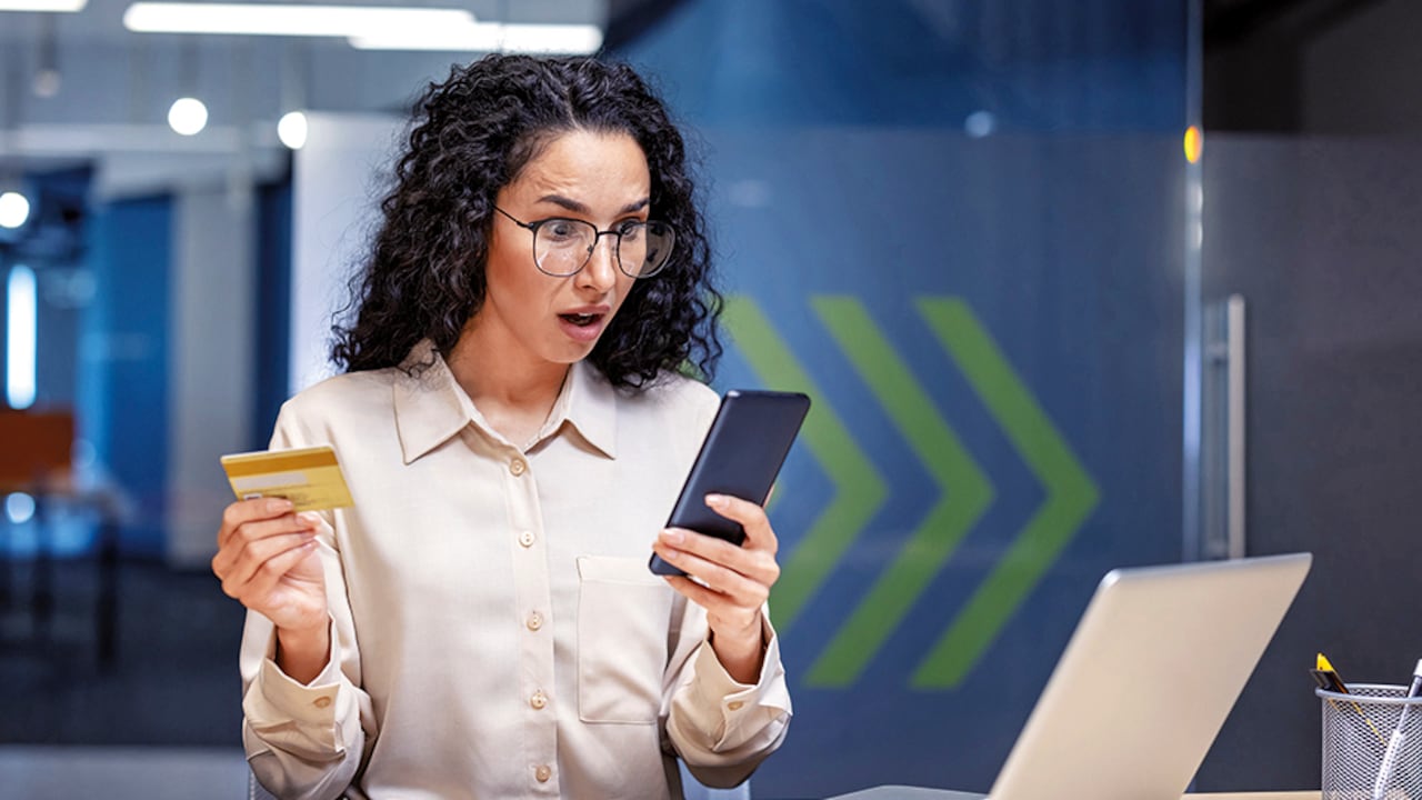 Dentro de las diferentes modalidades de robo, las más recurrentes se efectúan mediante correos electrónicos, llamadas o mensajes que simulan ser de entidades bancarias para obtener información confidencial.