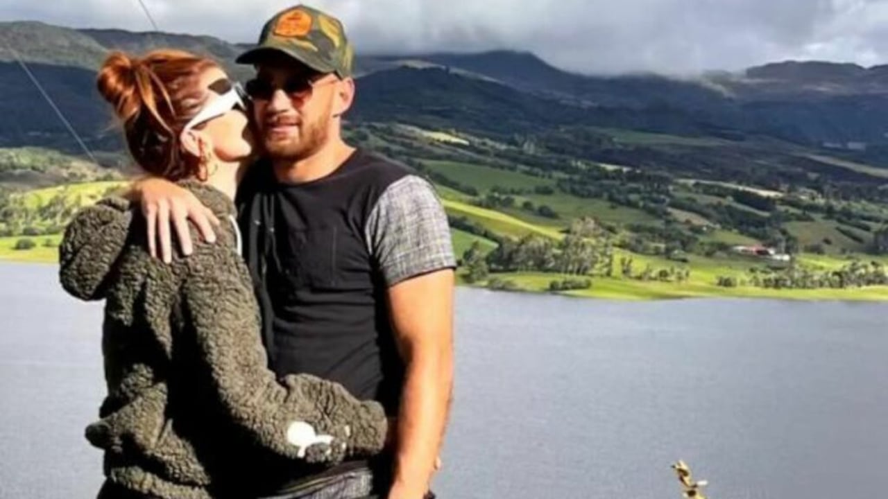 Carolina Cruz y Jamil Farah se han mostrado "muy enamorados y felices" en redes sociales.
