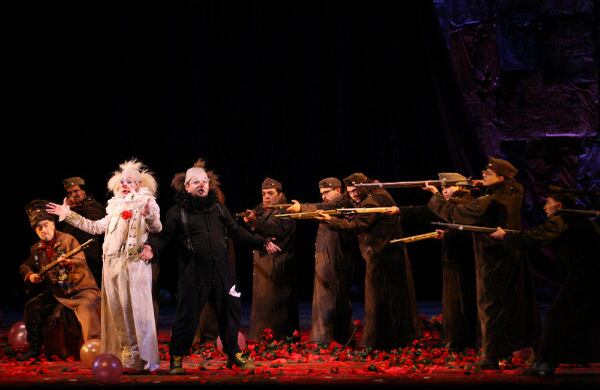 La boletería para la opereta Black, el payaso se puede conseguir través de www.tuboleta.com, en puntos TuBoleta a nivel nacional y en la taquilla del Teatro Colón.