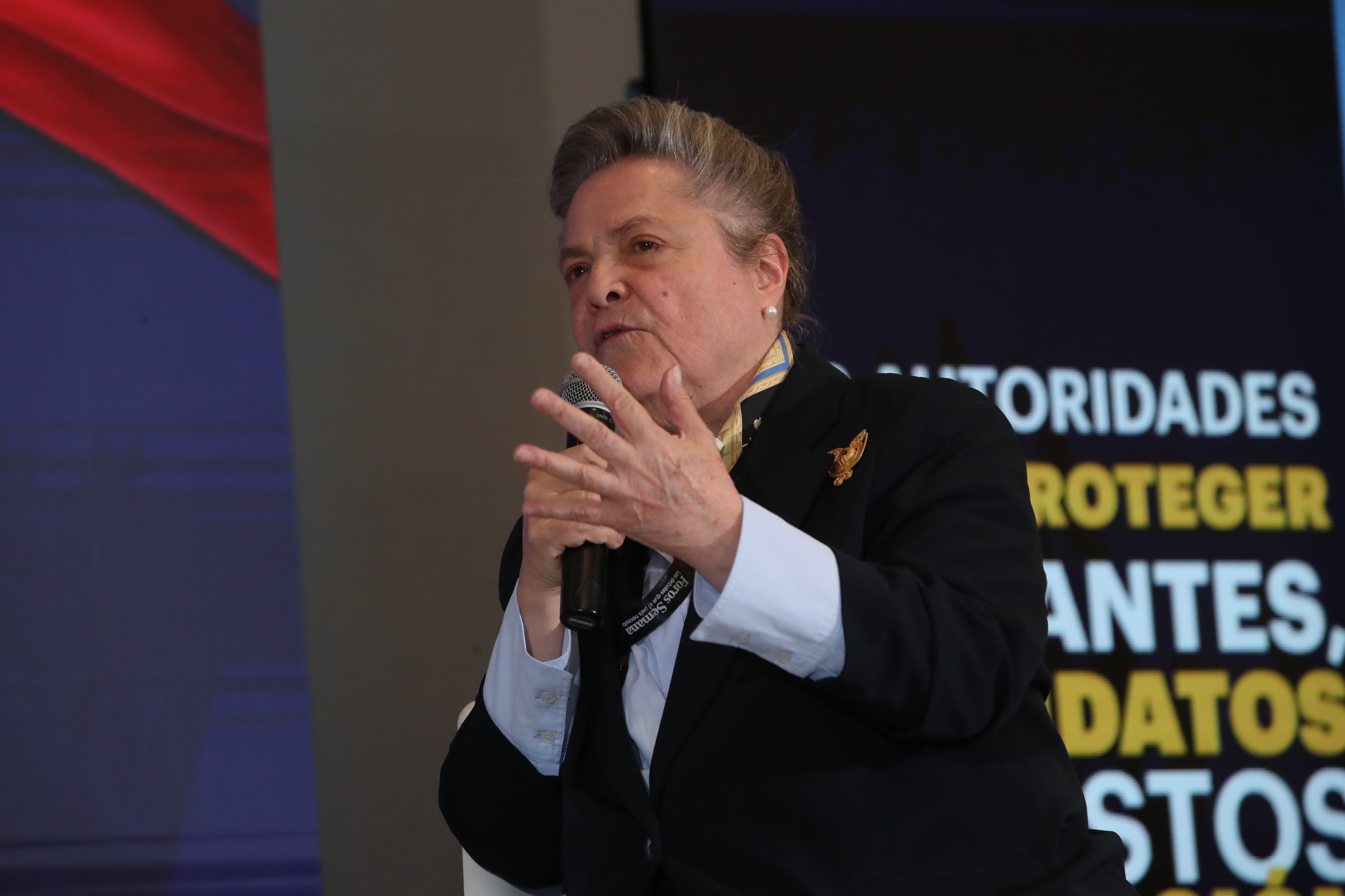 Foro Paz Electoral
Viernes, 31 de octubre de 2025 

Por unas elecciones libres, seguras y transparentes en las regiones
Objetivo: 
●	Alejandra Barrios
Directora nacional de la Misión de Observación Electoral (MOE)
●	Rafaela Cortés Zambrano
Gobernadora del Meta
●	Adriana Magali Matiz
Gobernadora del Tolima
●	Clara López Obregón
Senadora de la República

Modera: Carlos Enrique Rodríguez
Subdirector general de SEMANA