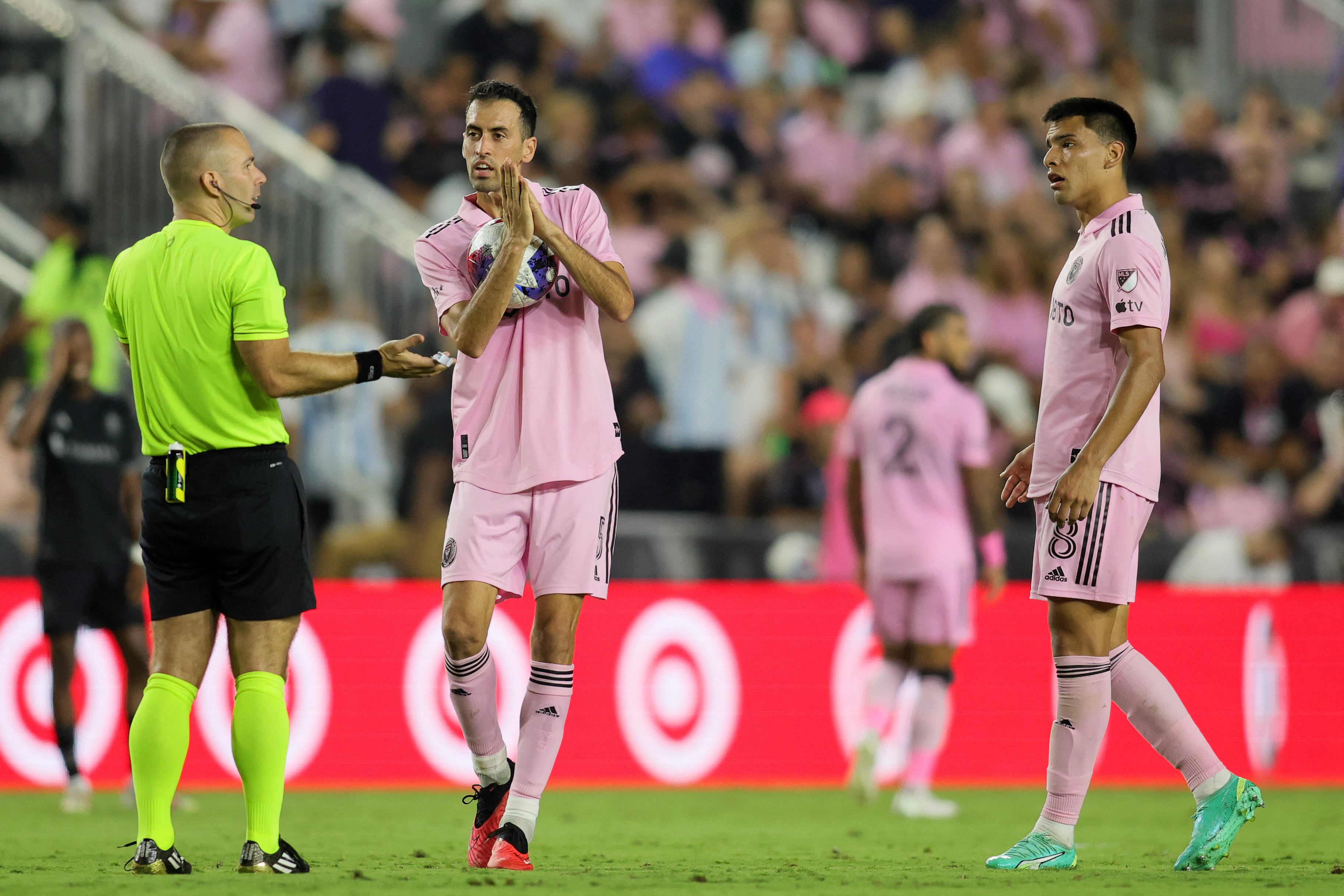 Aug 30, 2023; Fort Lauderdale, Florida, USA; Inter Miami midfielder Sergio Busquets (5) reacts to the referee during the second half against Nashville SC at DRV PNK Stadium. Mandatory Credit: Sam Navarro-USA TODAY Sports