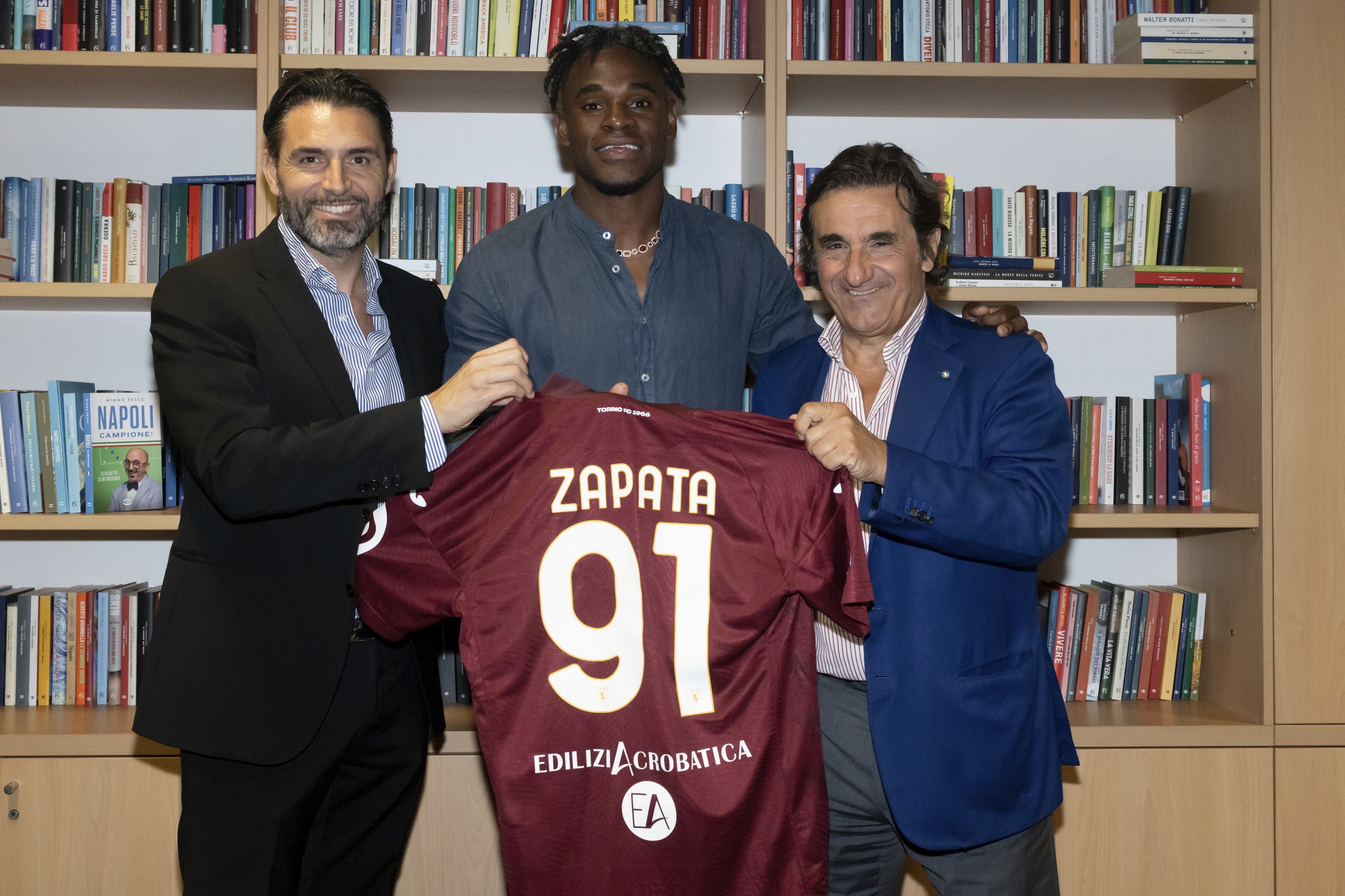 Duván Zapata nuevamente usará el número 91.