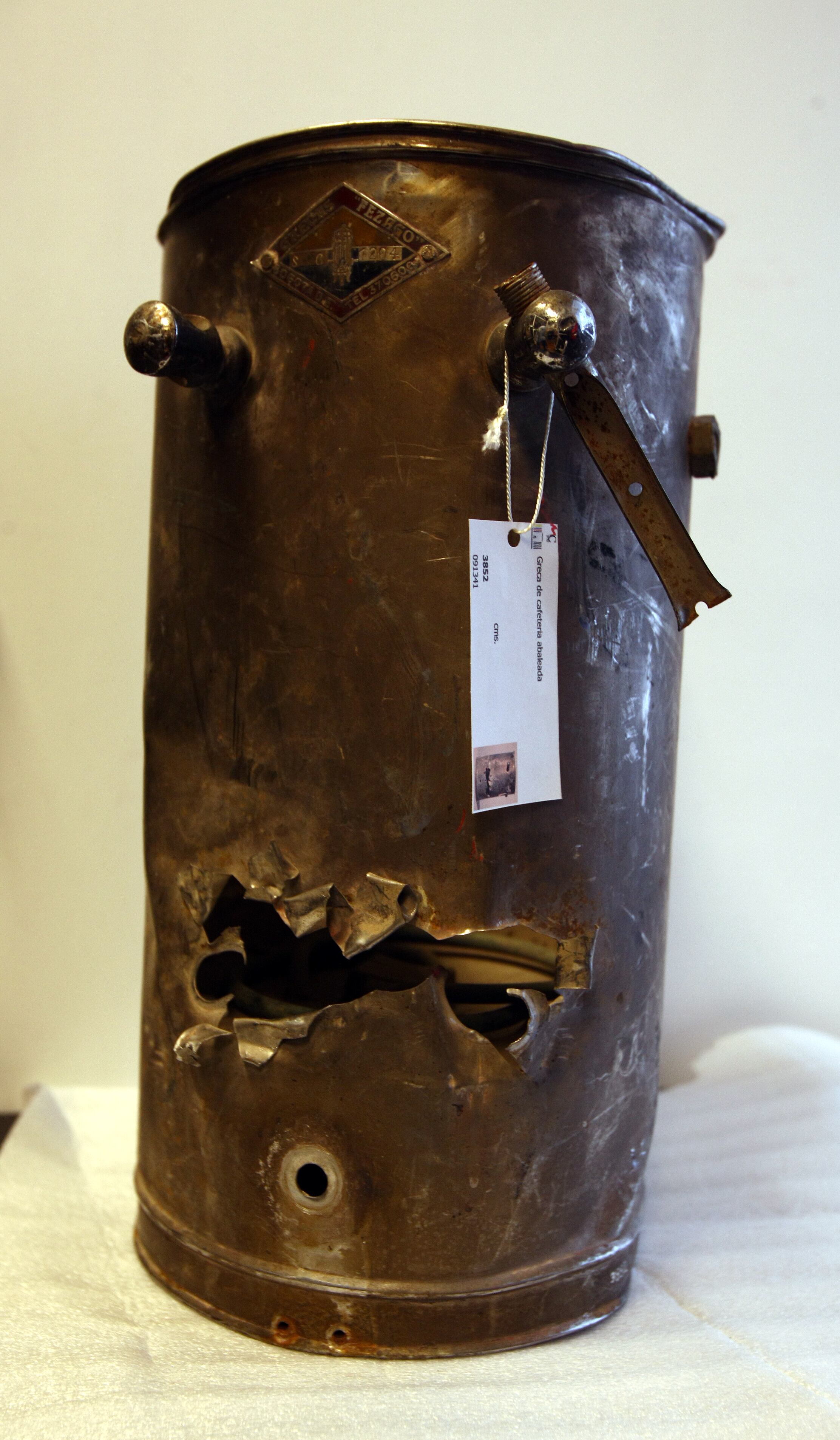 OBJETOS DEL PALACIO DE JUSTICIA DESPUES DE LA TOMA M19
MUSEO NACIONAL DE COLOMBIA
NOV 2009
FOTO GUILLERMO TORRES SEMANA