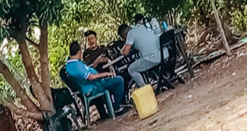 Romaña, junto con dos personas señaladas de ser narcos en Venezuela.