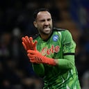 Napoli's Colombian goalkeeper David Ospina reacts during the Italian Serie A football match between Inter and Napoli, at the San Siro Stadium in Milan, on November 21, 2021. (Photo by Filippo MONTEFORTE / AFP)