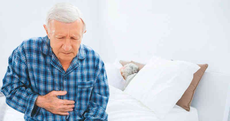 Tener enfermedades crónicas, como diabetes o hipertensión, puede contribuir al desarrollo de alzhéimer.