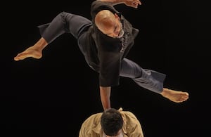 Kevin Turner, del Reino Unido, ha desarrollado parte de su trabajo alrededor de la relación entre danza y salud mental, con procesos comunitarios y reflexiones sobre las masculinidades.