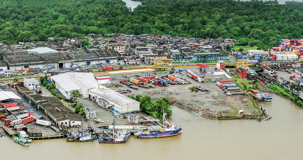  Por el puerto de Buenaventura se mueve el grueso de las importaciones y exportaciones de Colombia.