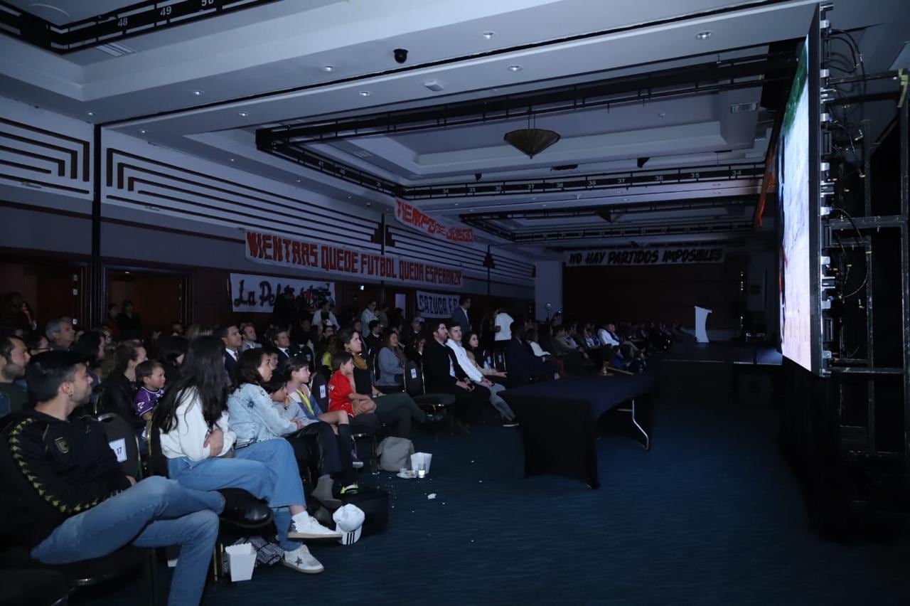 La charla, en la que estuvo también el fundador de Tiempo de Juego, Andrés Wiesner, fue moderado por Andrea Guerrero, presidenta de Win Sports.