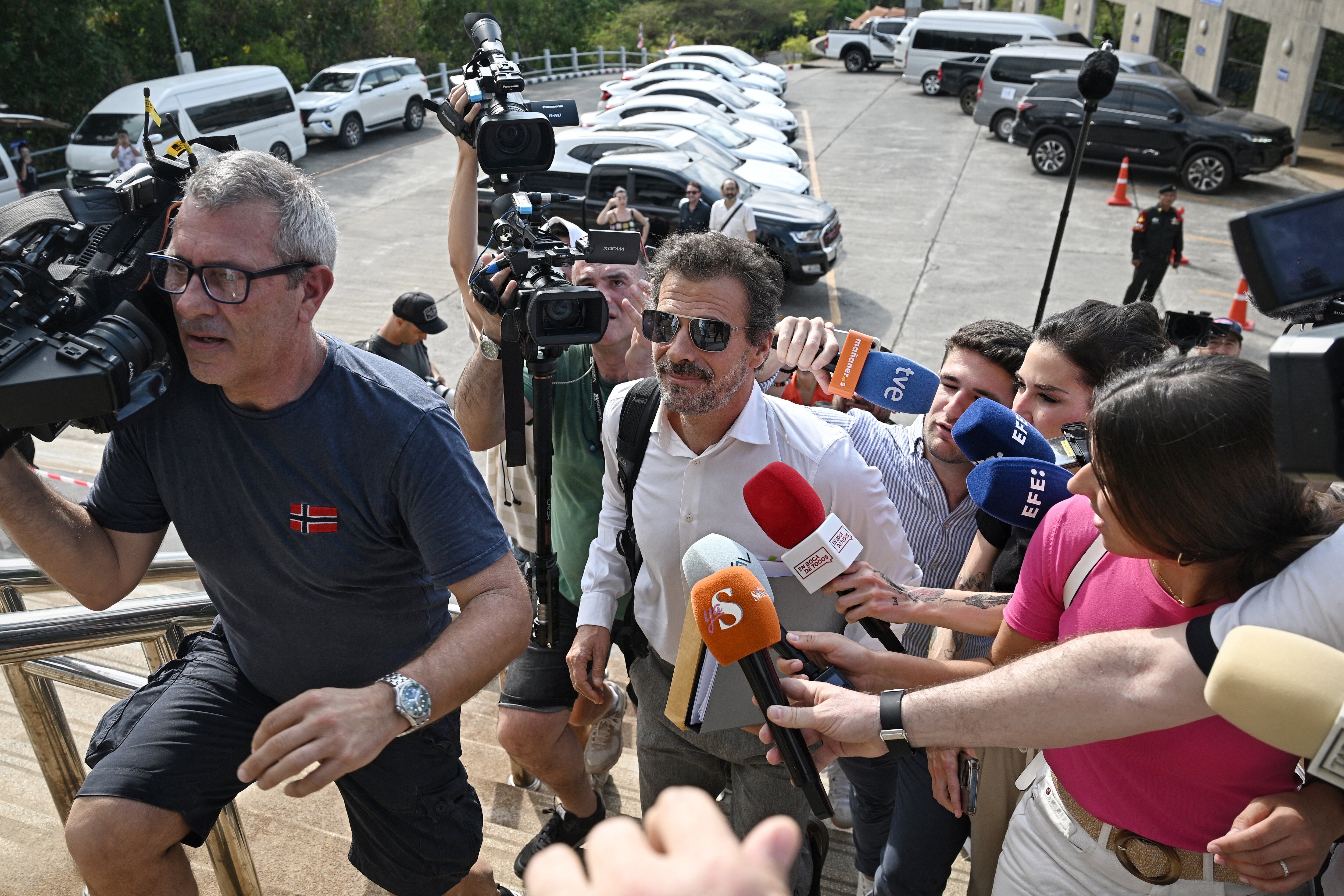 Bajo la ley tailandesa, un asesinato premeditado puede acarrear una condena a muerte. Sin embargo, la familia del médico colombiano ha dicho de antemano que no desea la pena capital.