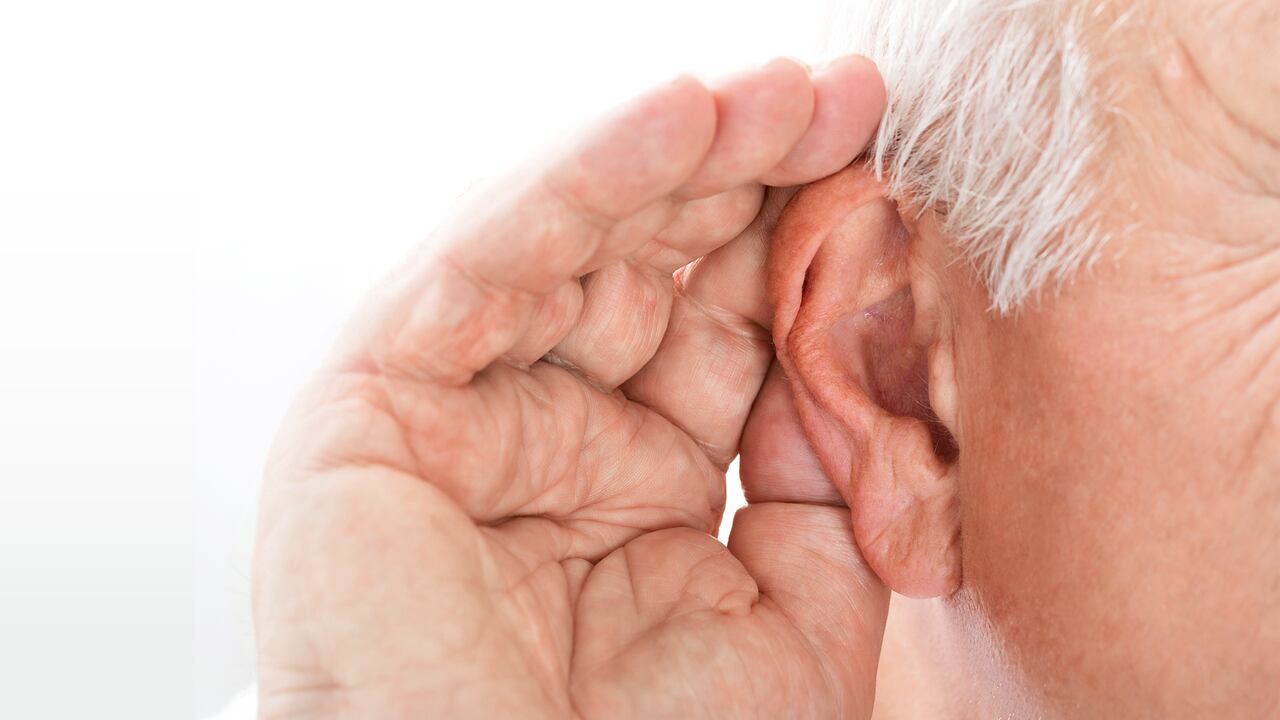 Las personas con diabetes tienen un mayor riesgo de desarrollar problemas de audición. La diabetes podría dañar los vasos sanguíneos y los nervios en todo el cuerpo, incluyendo el oído interno.