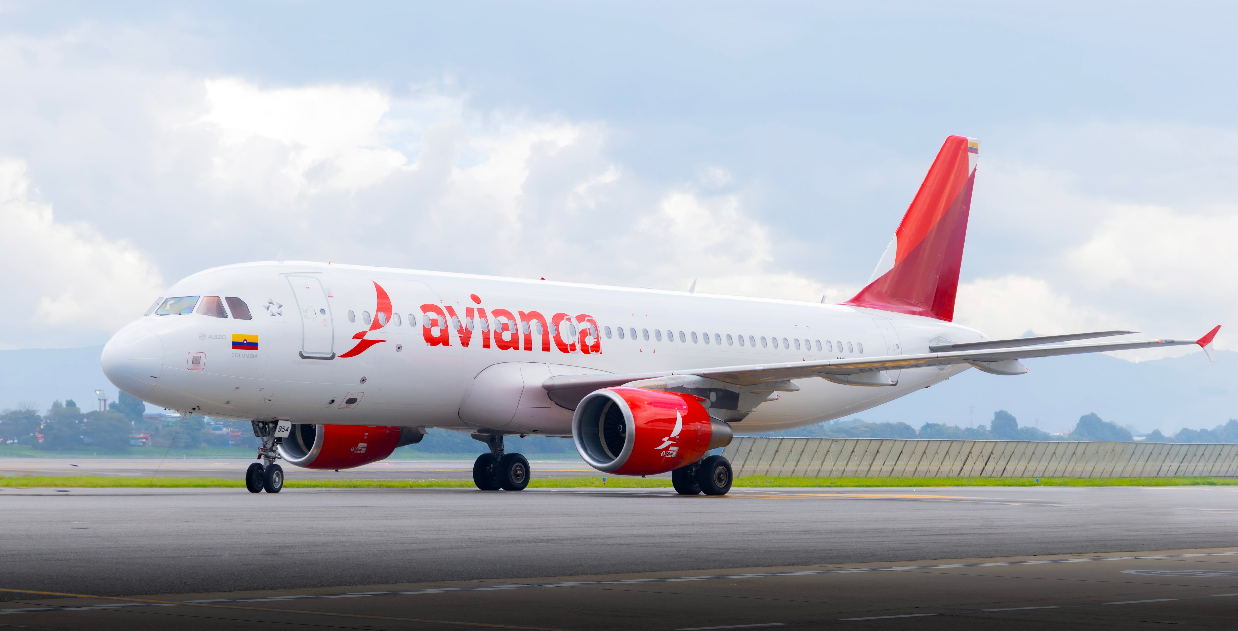 Avianca cuenta con más de 100 aviones y un equipo de más de 10.000 personas dispuestas a conectar al país.