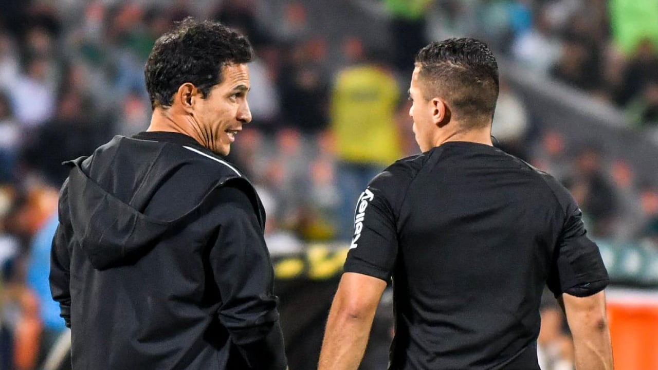 Diego Arias pende de un hilo en Atlético Nacional.