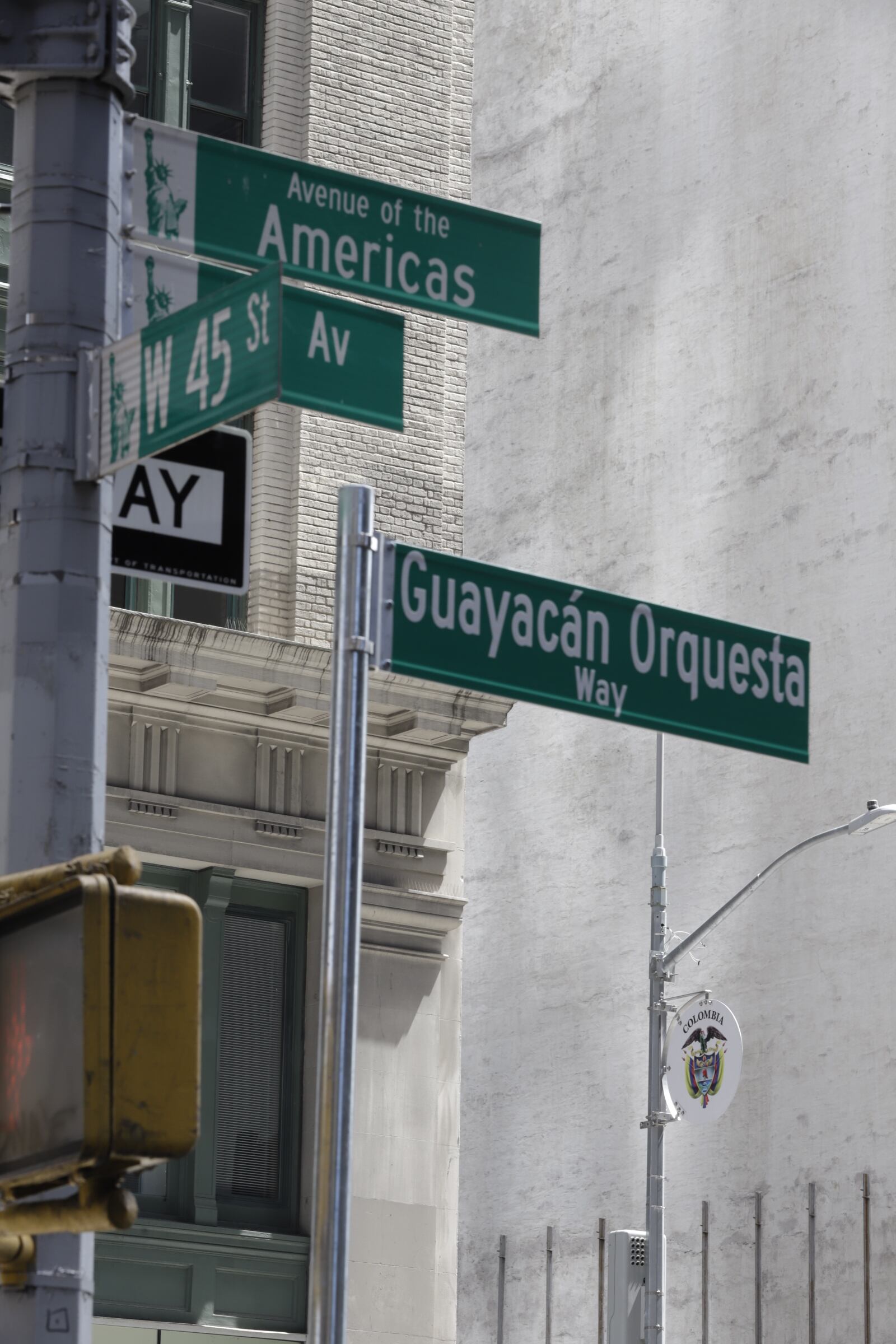 . A partir de hoy, su nombre queda
inmortalizado en una de las ciudades mas importantes del mundo.