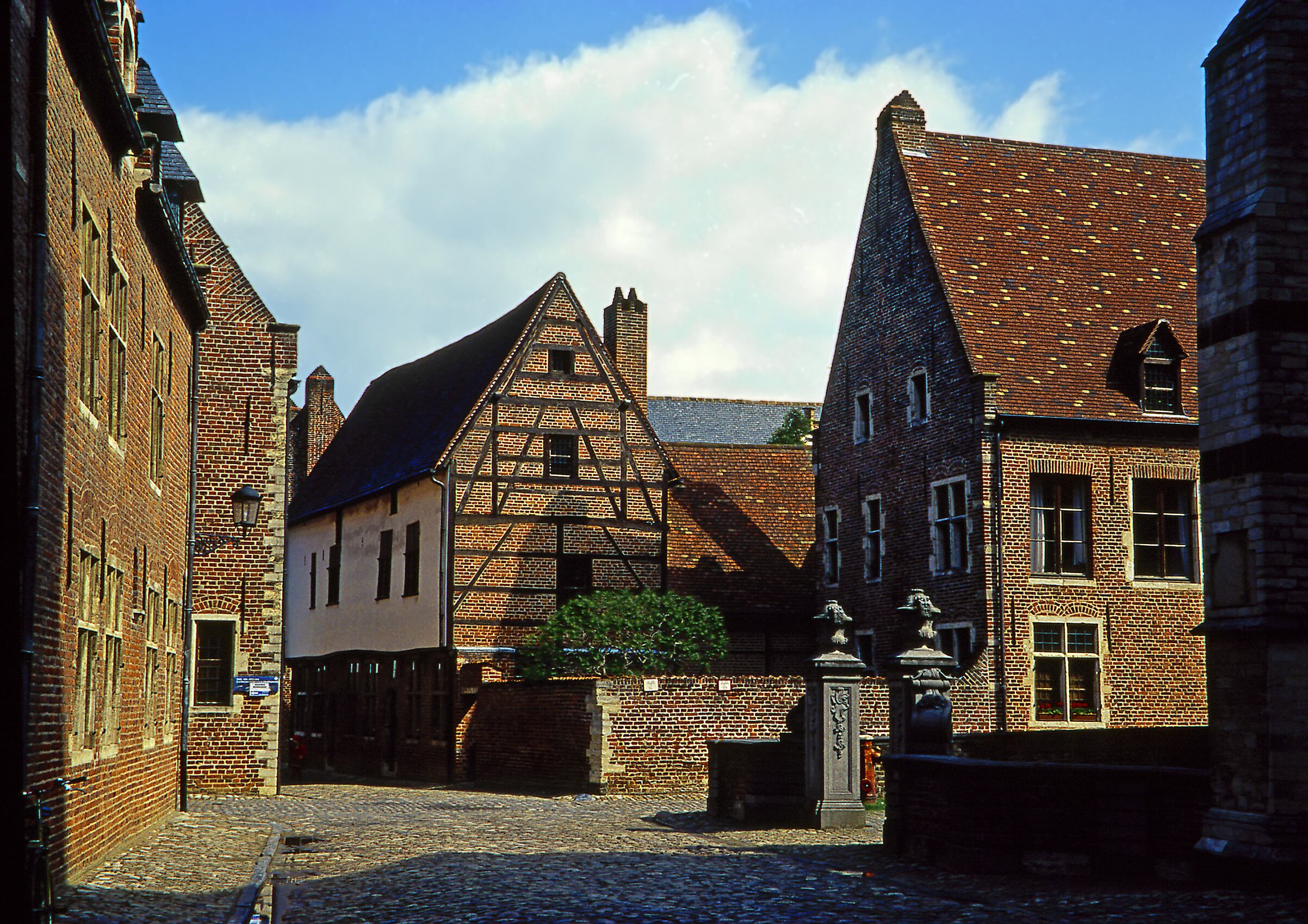 Louvain, en Bélgica, fue pensada como una ciudad universitaria en la que las autopistas están bajo el suelo.