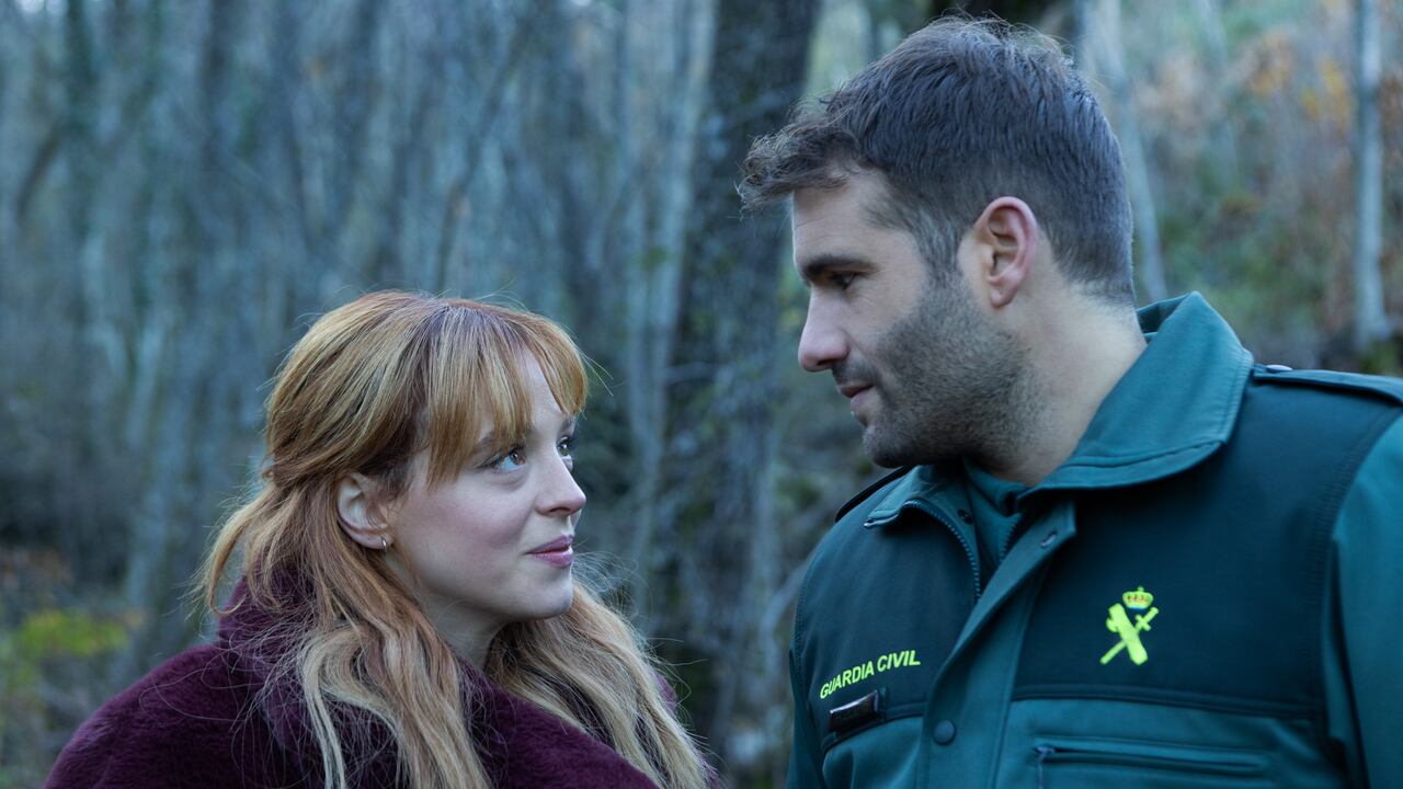 'El cuco de cristal', de Javier Castillo, es protagonizada por Catalina Sopelana, Alfons Nieto, y más talentos españoles.