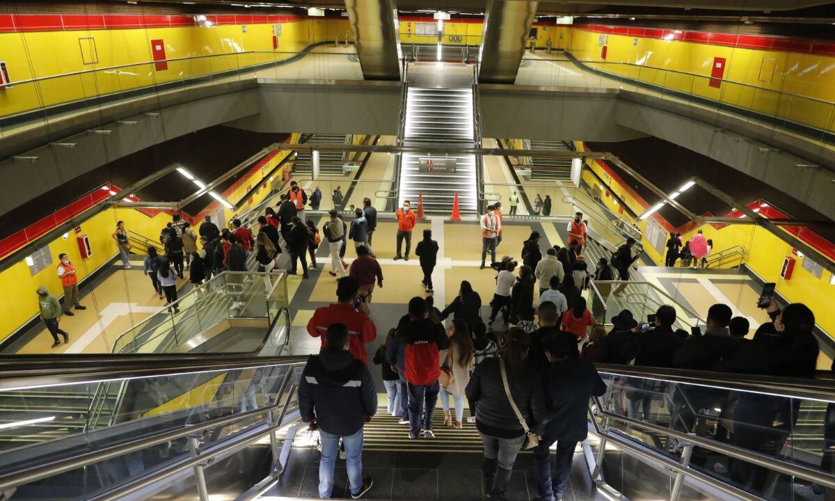 En esta primera fase de 'familiarización' con el sistema, las autoridades no han permitido el transporte de animales, ni el ingreso de bicicletas o paquetes de gran tamaño.