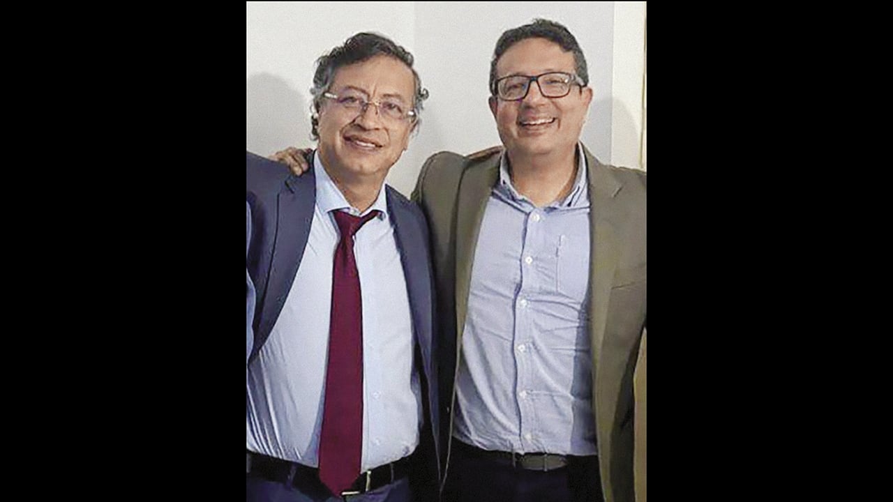 Katime ha respaldado las causas del Pacto Histórico. En varias fotografías sale con líderes de ese sector, entre ellos el presidente Gustavo Petro.