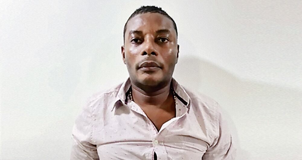    Juan Castro, alias Matamba, cabecilla de la Cordillera, se convirtió en un jefe alterno de militares, a quienes les pagaba millonarios sobornos en el sur del país. 