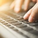 La plataforma ofrece diferentes herramientas para mejorar la búsqueda a los usuarios.