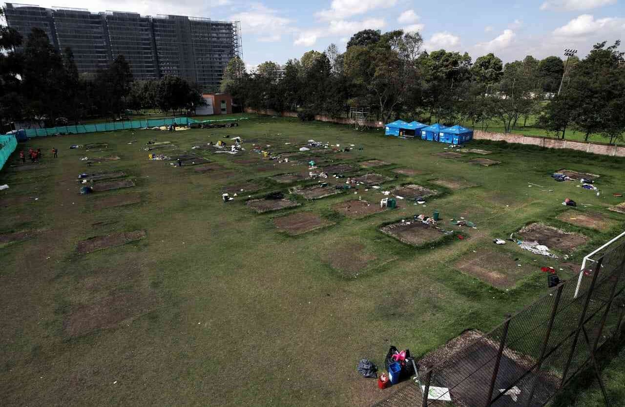 Dos meses después de haberse abierto, tal como se había pactado, las carpas se levantaron y los migrantes que quedaban salieron.