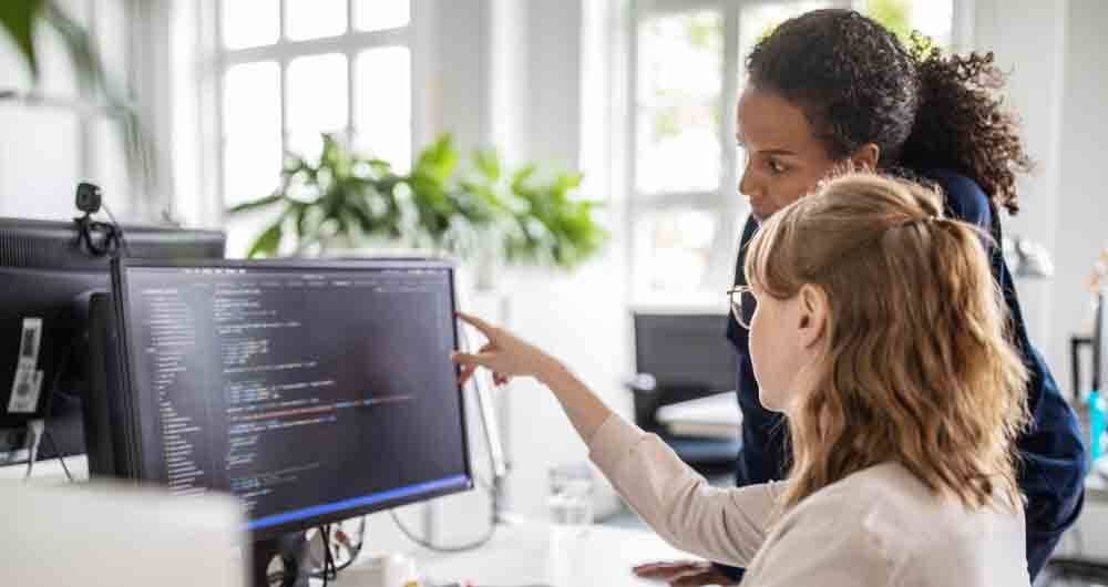 Es primordial asegurarse de buscar actualizaciones regularmente e instalarlas tan pronto como estén disponibles. 