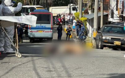 Siniestro vial en el que murió una abuelita de 88 años embestida por un bus del Inpec en Medellín.