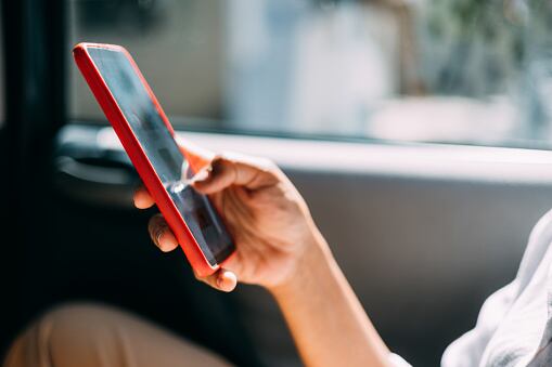 El teléfono almacena información personal.