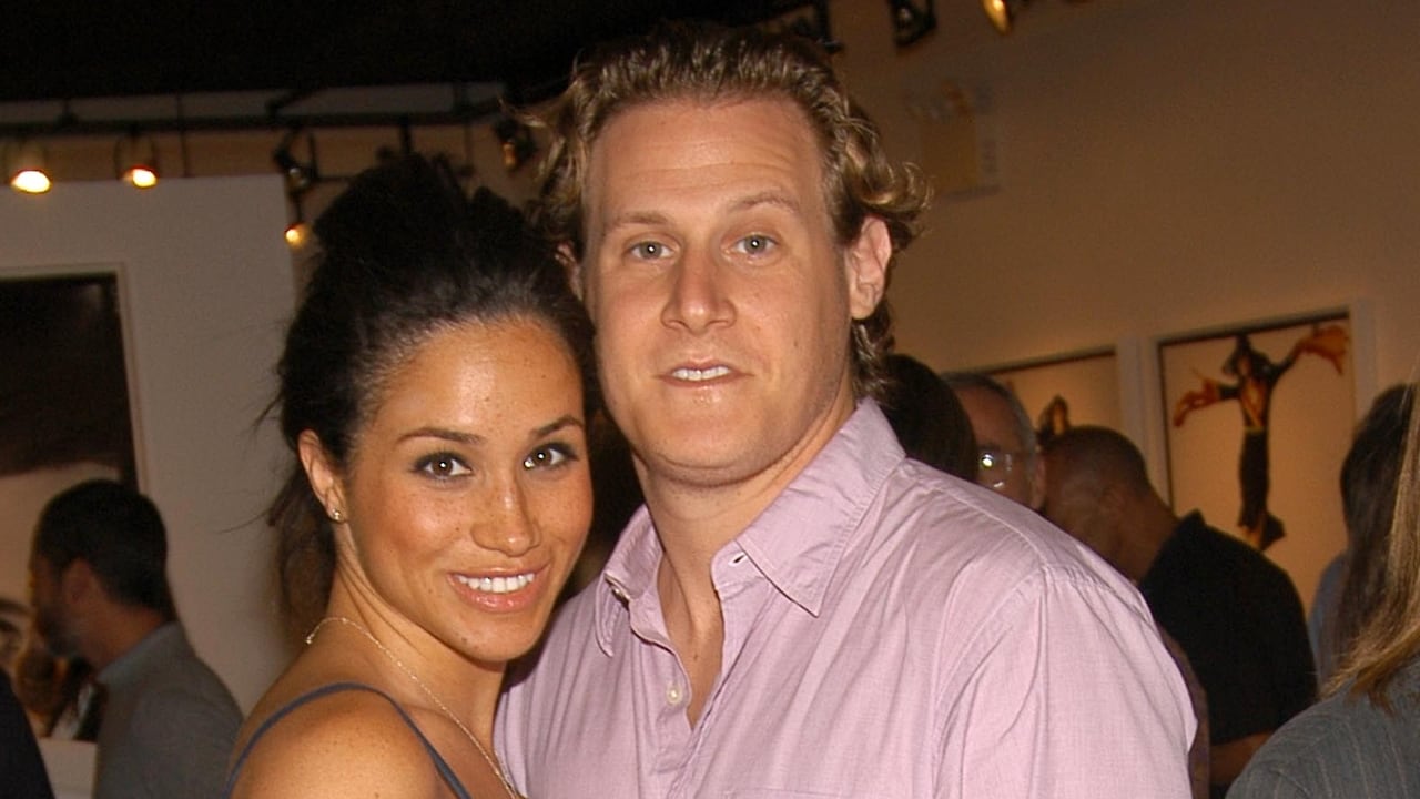 Trevor y Meghan en octubre de 2011, un mes después de casados. Dos años después, ella no le pidió el divorcio en persona sino que le mandó los anillos de compromiso y matrimonio por correo, aseguran amigos de él.