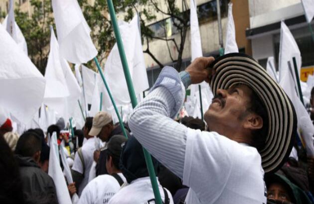 En todo el país, las marchas comenzaron a las 9 a.m. En Bogotá, la movilización culminó a las 2 p.m. Fotografía: León Darío Peláez / SEMANA.