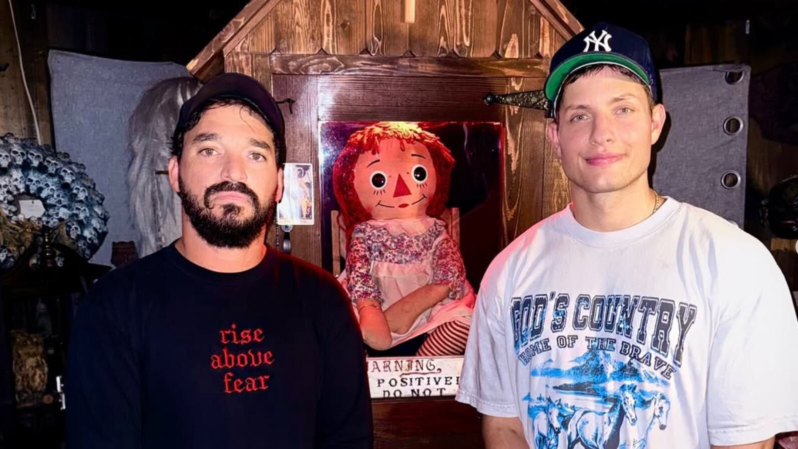 Tras la muerte de Dan Rivera, reconocido cuidador de la muñeca Annabelle, el comediante Matt Rife asume la tutela de esta icónica pieza del museo Warren.