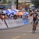 Jhonatan Restrepo celebra su victoria en el Tour de Rwanda