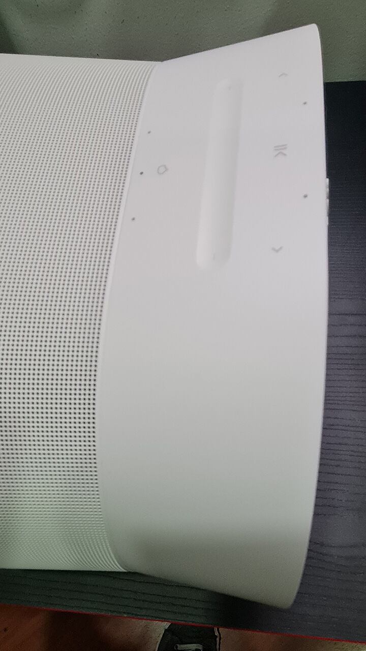 El parlante Sonos Era 300 tiene controles táctiles