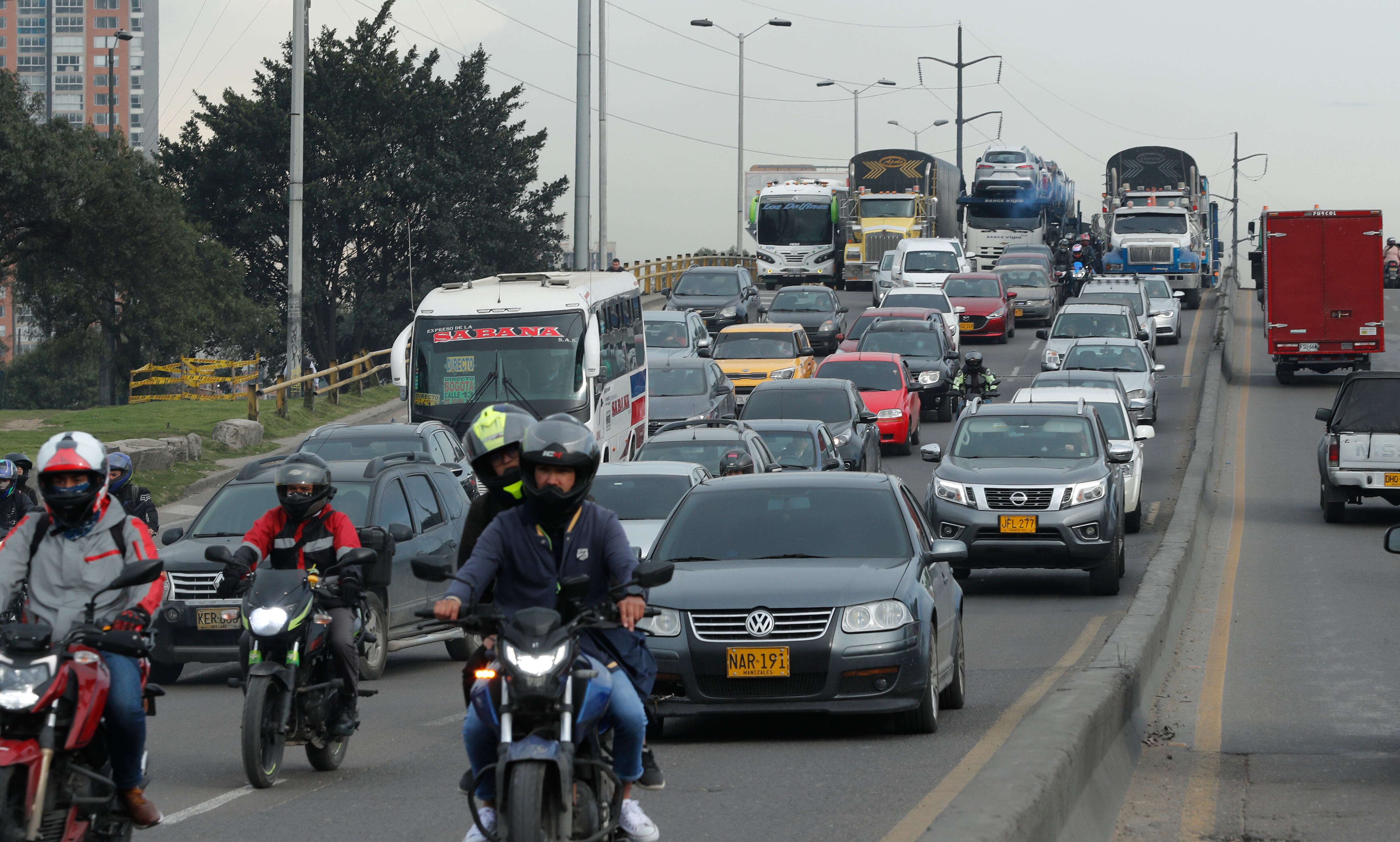 Bogotá calle 13 tráfico
trancones movilidad
Octubre 4 del 2022
Foto Guillermo Torres Reina / Semana