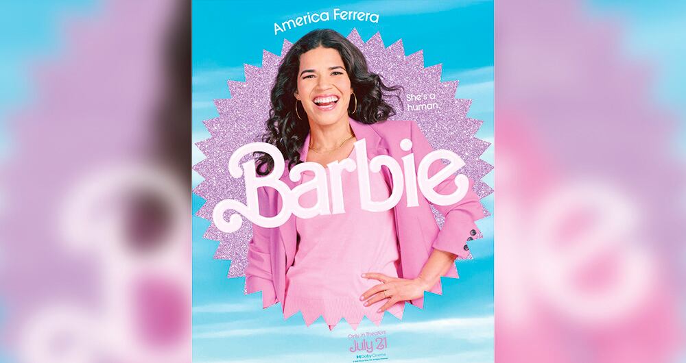 America Ferrera lleva uno de los arcos clave en la taquillerísima 'Barbie', y representa a la comunidad latina.