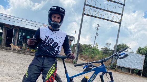 Ciclomontañista Juan Carlos Garzón Avellaneda - Deportista colombiano