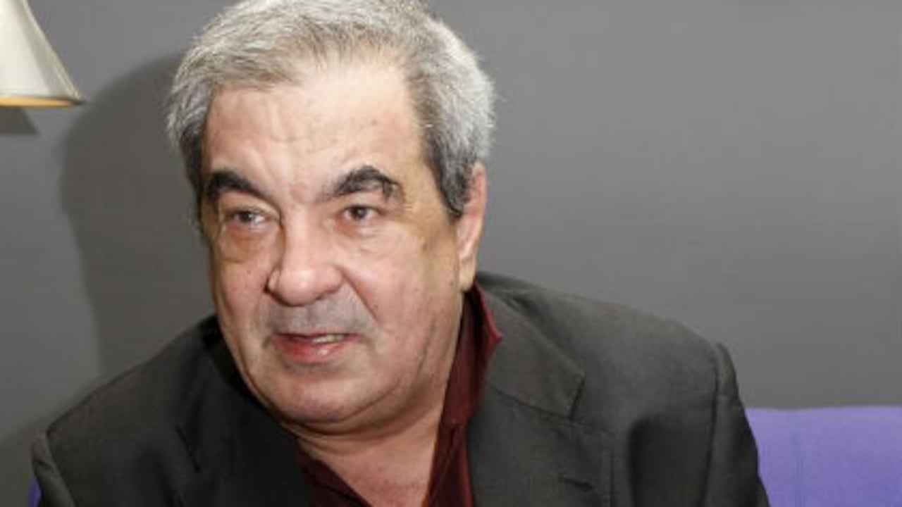 Fotografía de archivo del 13 de junio de 2008 del escritor cubano Eliseo Alberto durante una entrevista.