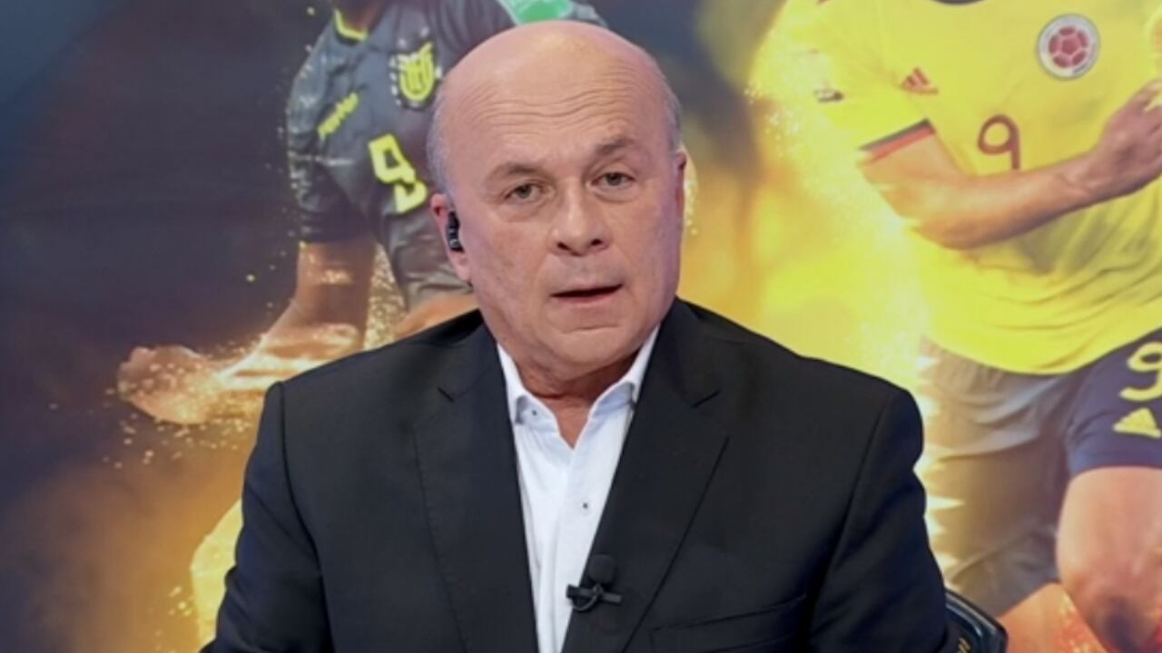 Vélez hace parte de las transmisiones de los partidos del fútbol colombiano y programas de opinión en Win