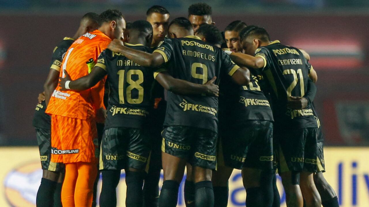 Atlético Nacional pone sus ojos en dos jugadores colombianos que juegan en el extranjero.