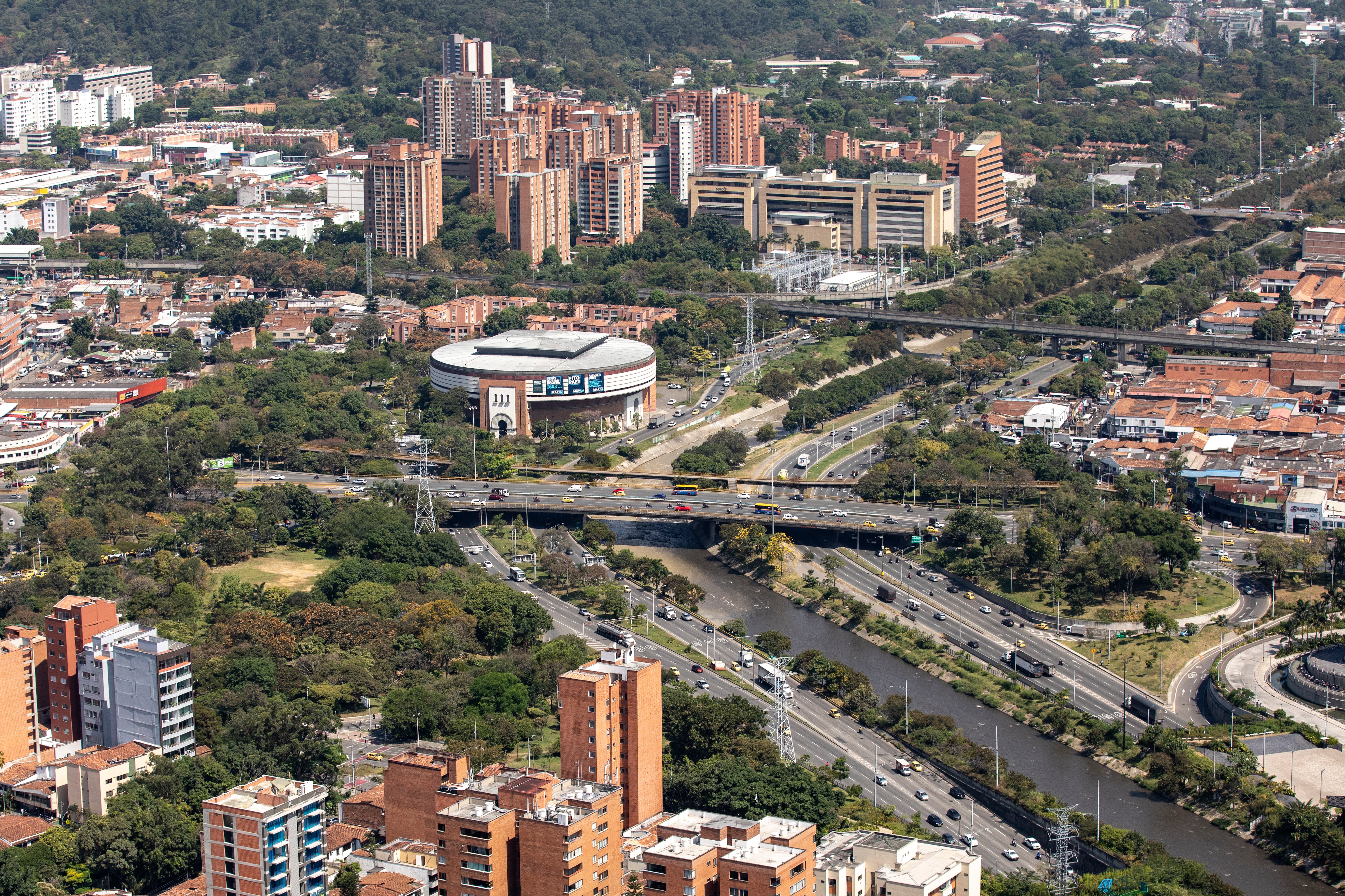 El Concejo ha acompañado los hitos urbanos, institucionales y sociales que han marcado el desarrollo de Medellín.