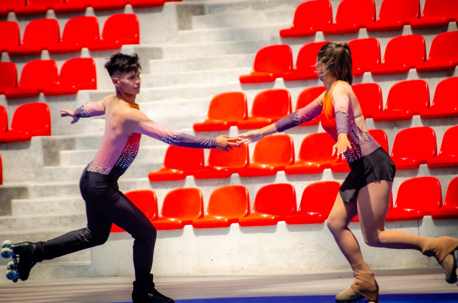 En total son 1.000 deportistas de 30 nacionalidades los que compiten en el Mundial de Patinaje Artístico.