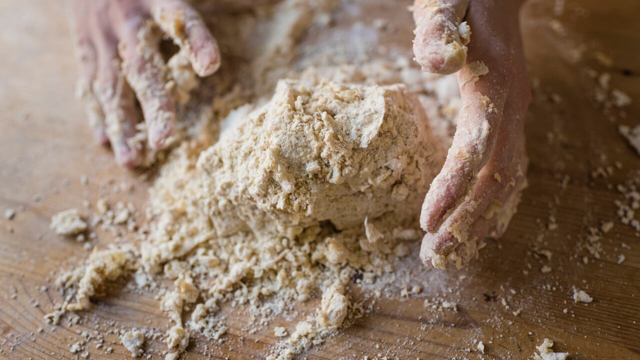 La harina es una especie de polvo suave y fino.