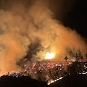 Organismos de socorro y brigadas forestales trabajan para contener el incendio que permanece activo en la vereda Pantanos, en Charta, mientras las autoridades gestionan apoyo aéreo para evitar su propagación.