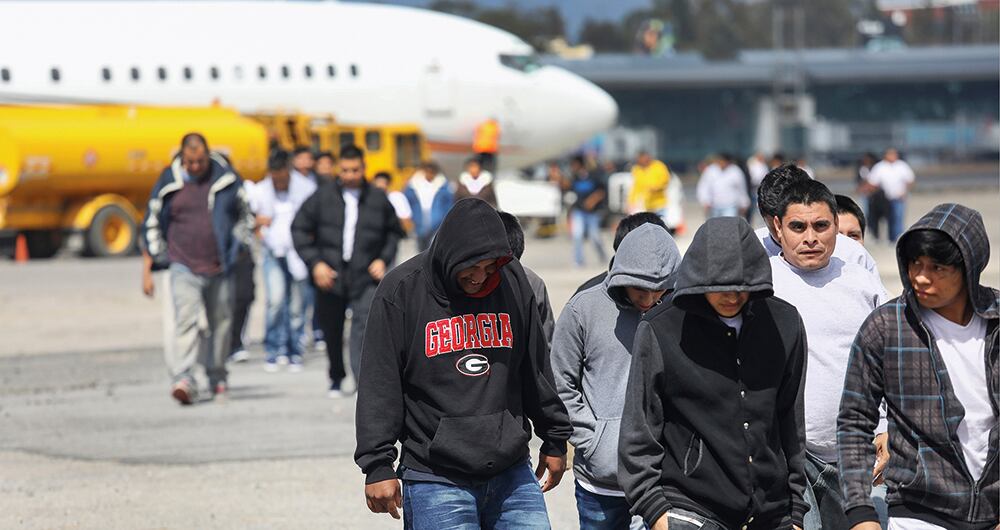 Muchas personas que podrían ser deportadas por las autoridades estadounidenses se han visto obligadas a cambiar sus hábitos y rutinas.