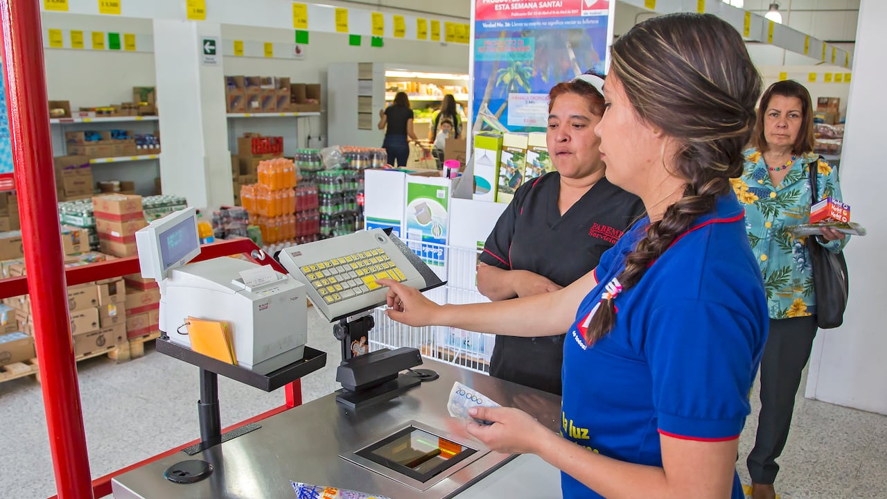 El 50% de las compras de bienes de consumo básico se efectúan a través del canal tradicional, principalmente compuesto por las tiendas de barrio.