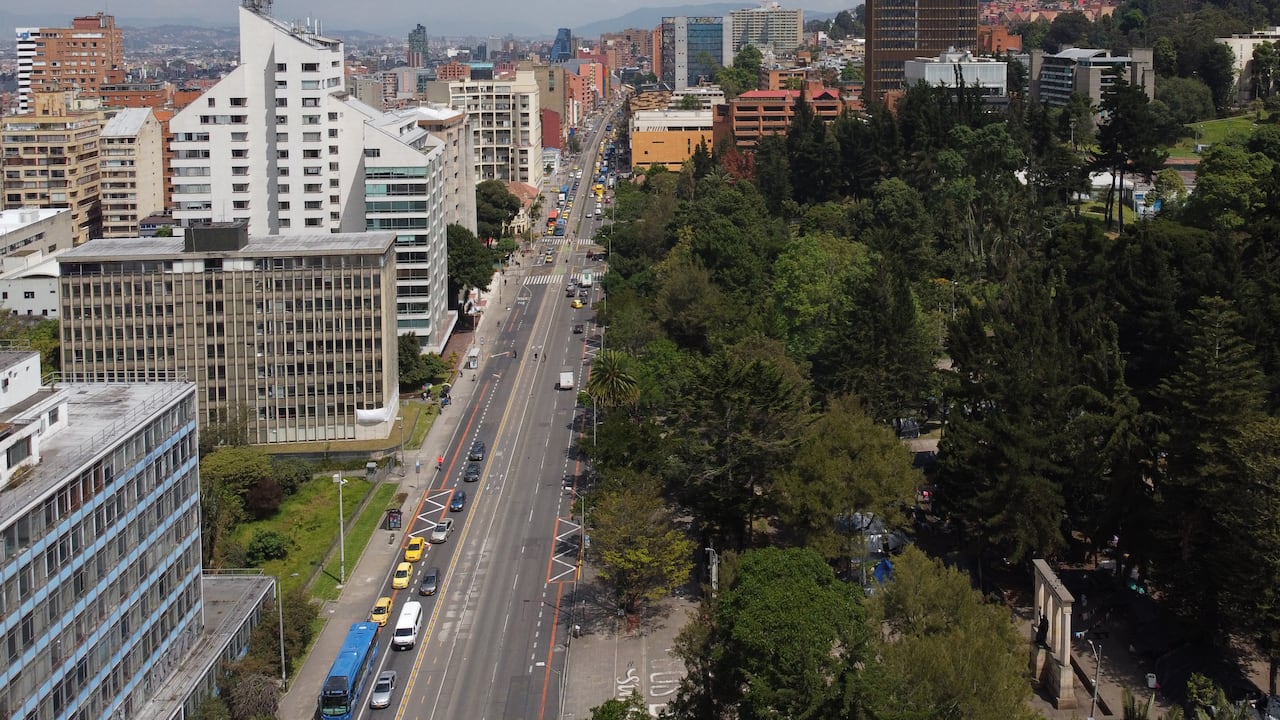 El pico y placa en Bogotá funciona durante todo el día de acuerdo al último dígito de la placa. Foto: Guillermo Torres Reina / Semana